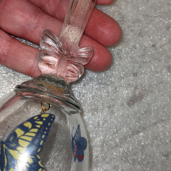 Dinner Bell Crystal Clear Butterfly Floral Vintage by Avon EUC Gold Chain - Picture 2 of 9